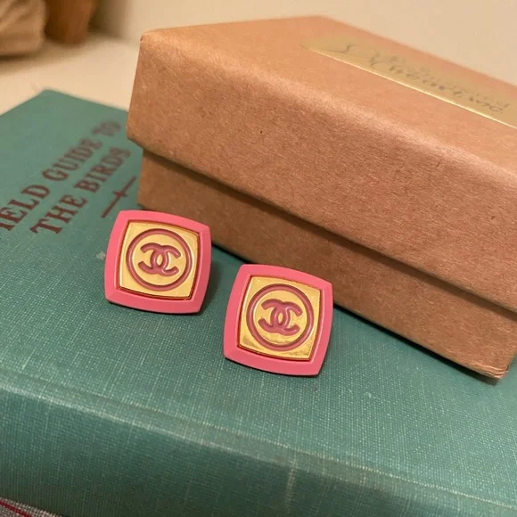 unique, vintage, up-cycled, chic apparel buttons stud earrings - Picture 1 of 6